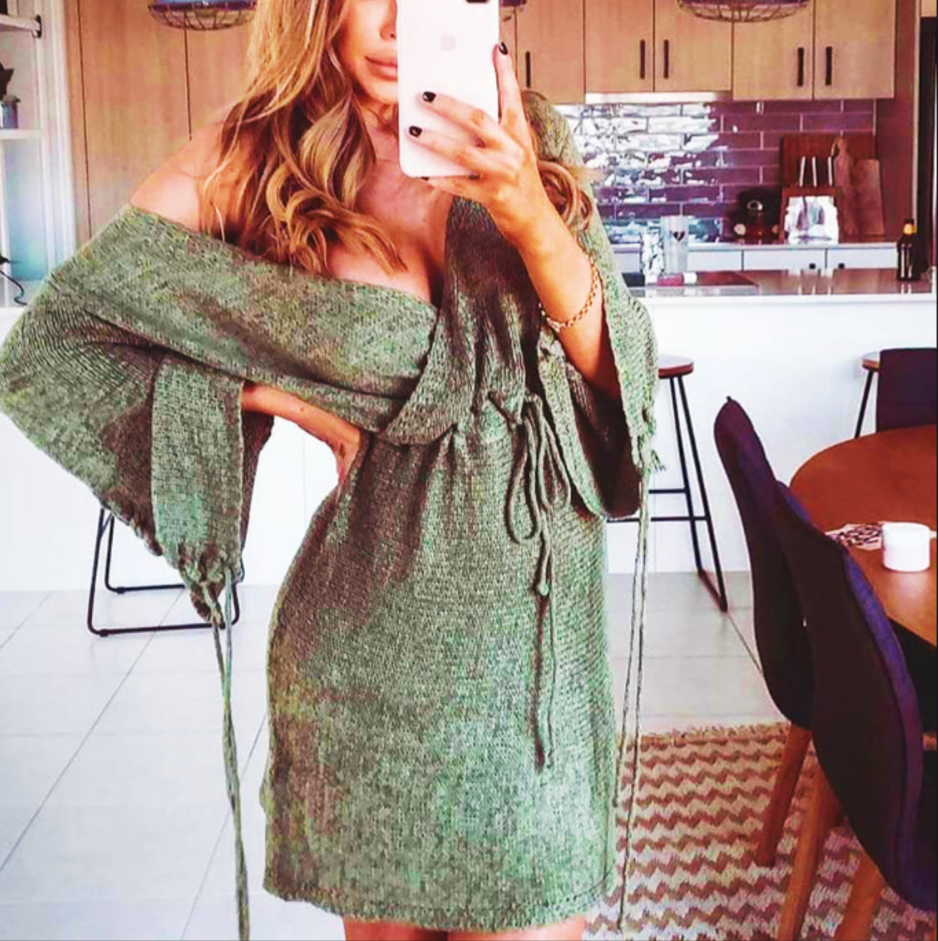 Robe Tricotée à Lacets Col V